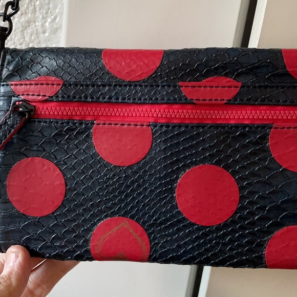 Princess Vera Wang ladies purse. - Picture 5 of 9